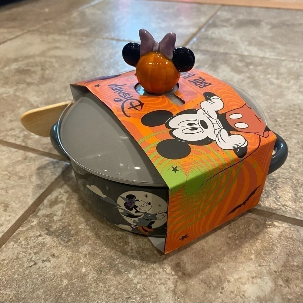 Disney Minnie Mouse Brie Maker NEW Ceramic Halloween Witch Pumpkin Handle